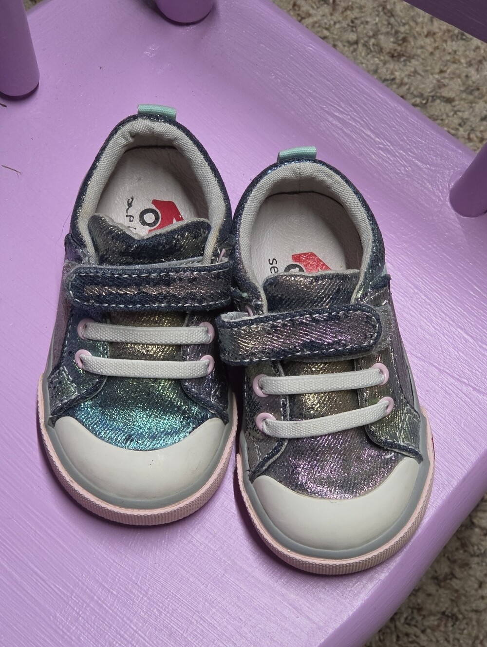 See Kai Run Size 6 Metallic Distressed Sneakers